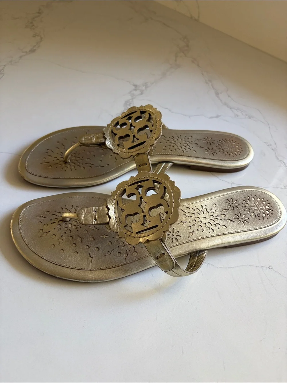 Tory Burch Women's Metallic Gold Leather Thong Sandals size 9.5